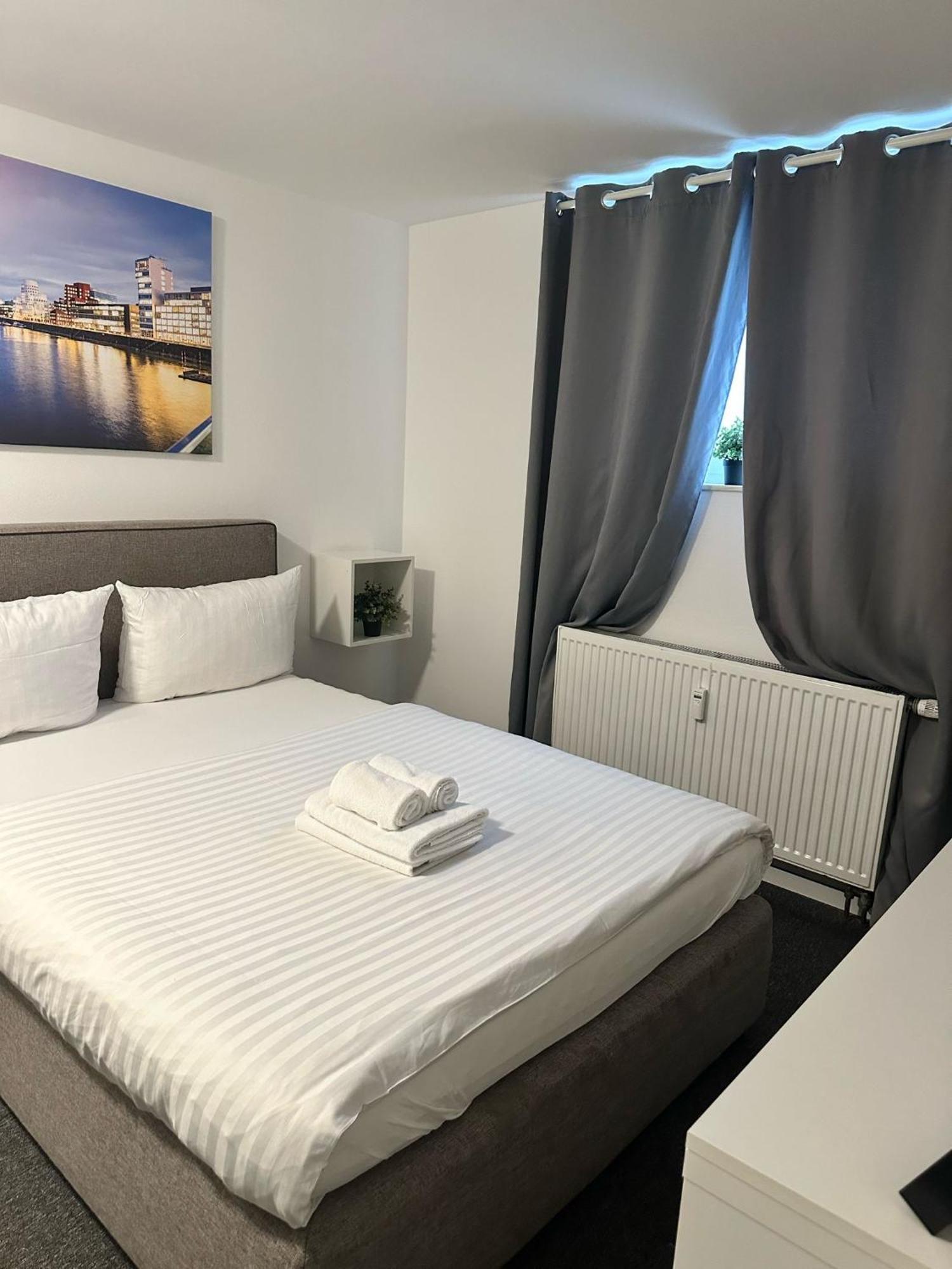 Dreams Duesseldorf Hotel Ngoại thất bức ảnh